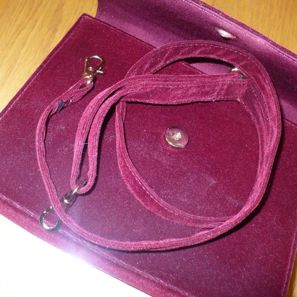 Franco Sarto Womens Deep Red Velvet Shoes & Purse - Picture 10 of 10